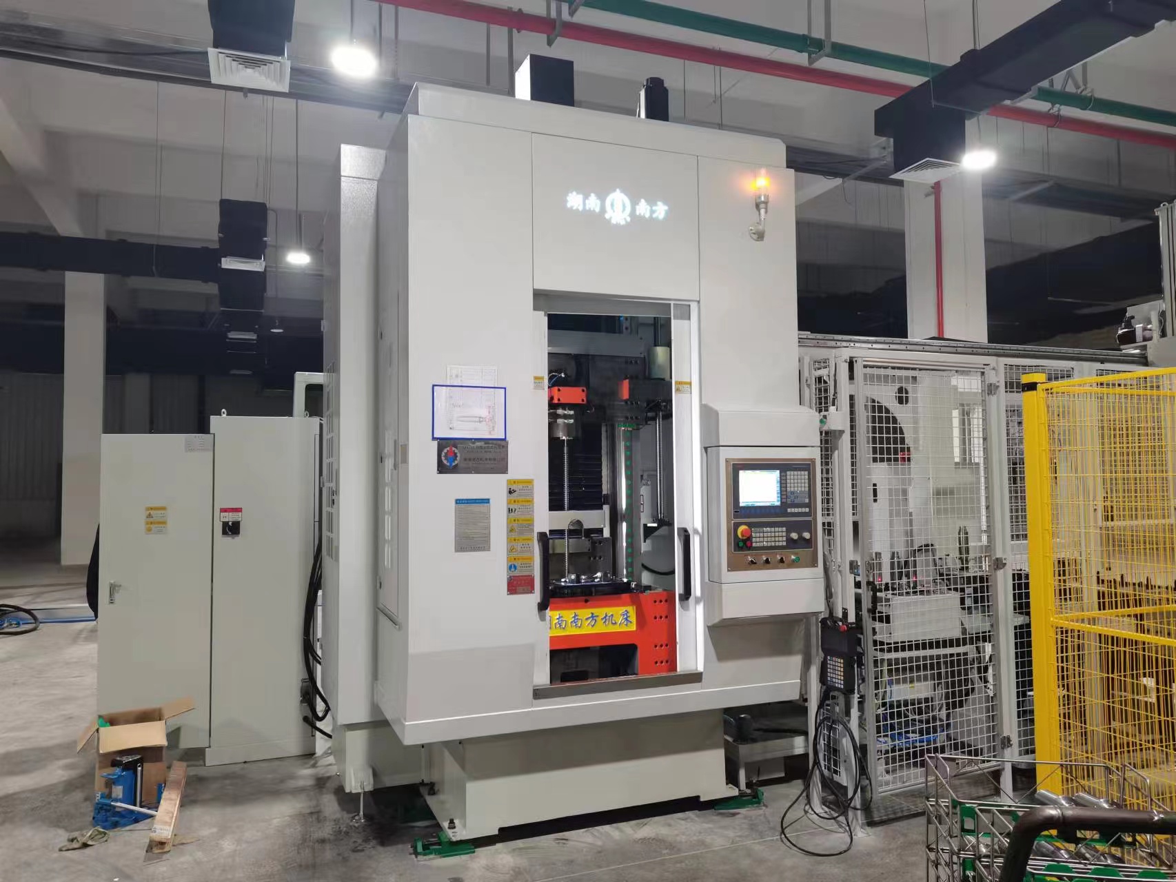 自動(dong)化LJ5710伺服上拉式内(nèi)拉床