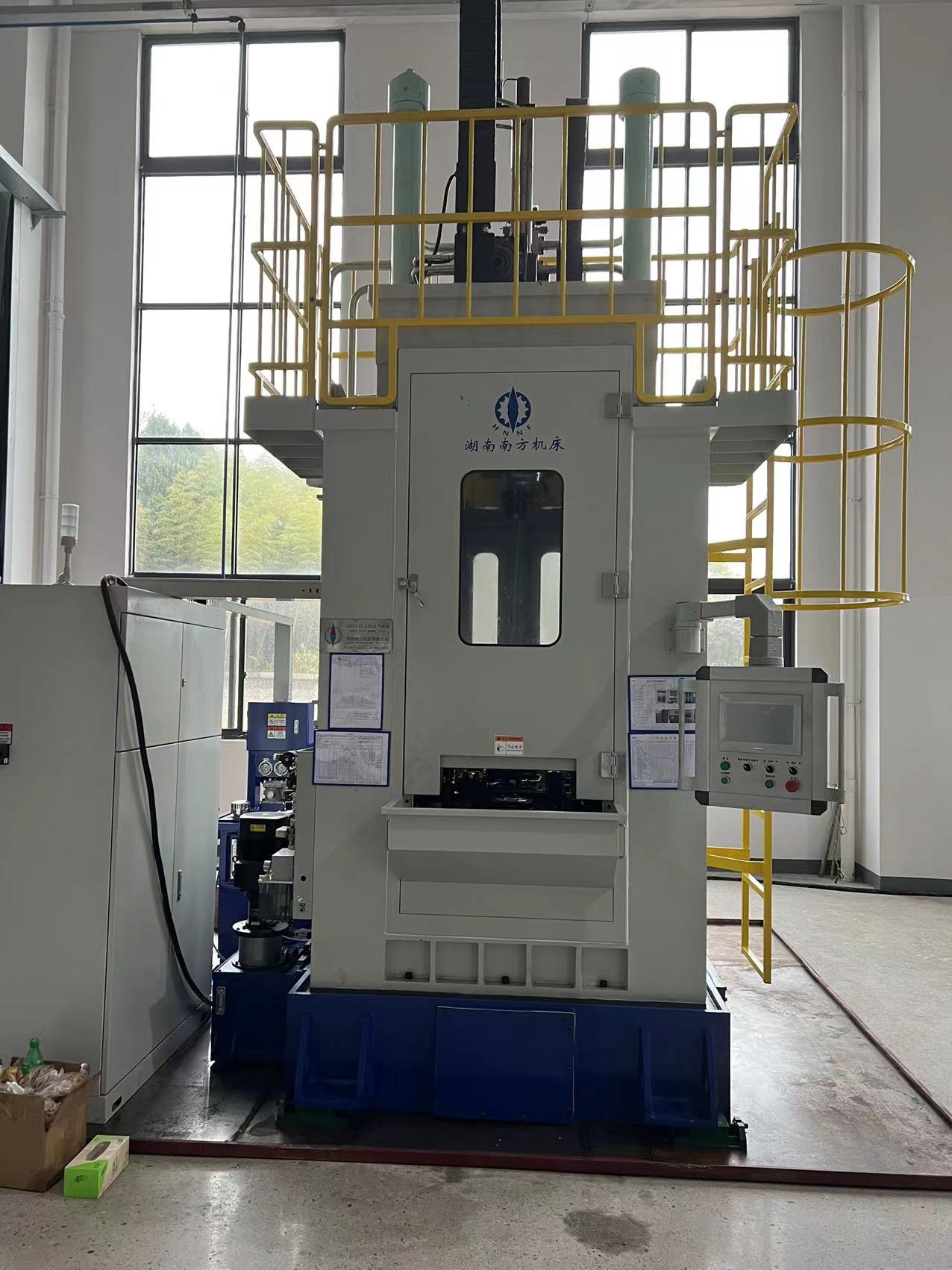 LG55710雙導(dǎo)柱上拉(lā)式立式(shì)内拉床(chuang)