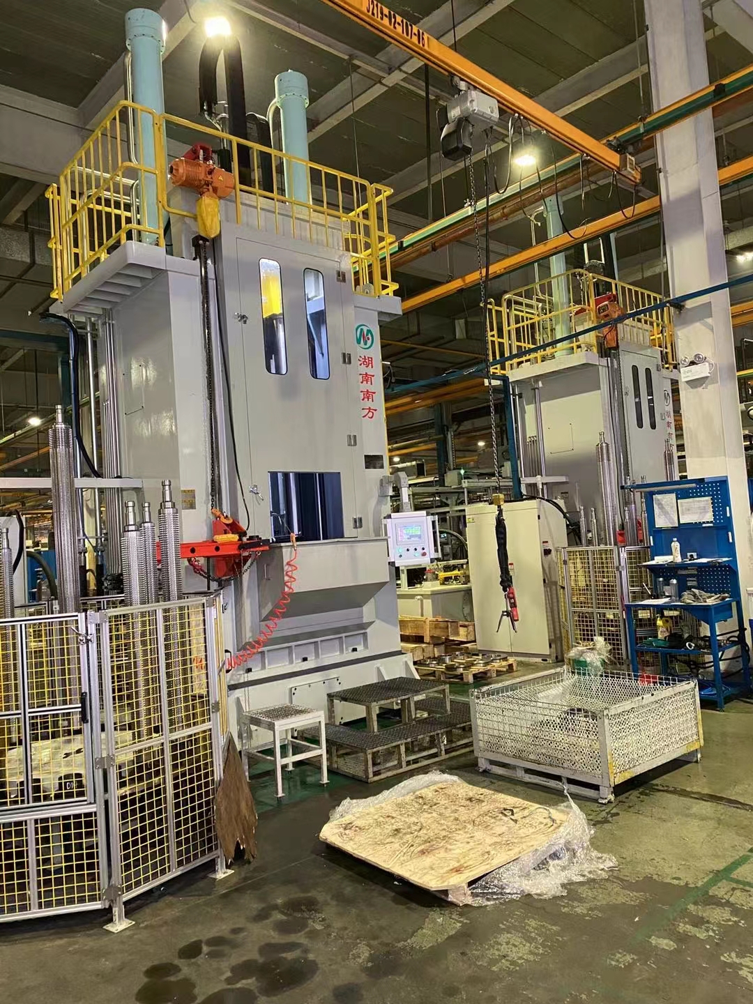 LG55730雙導(dǎo)柱上拉(la)式立式(shi)内拉床(chuáng)