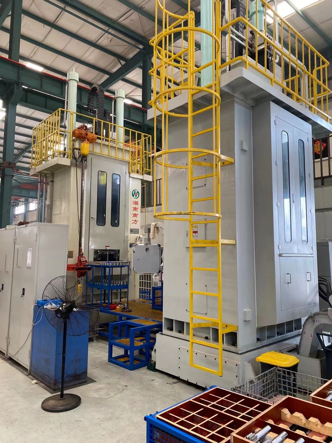 LG557系列雙導(dao)柱上拉式立式(shì)數控内拉床